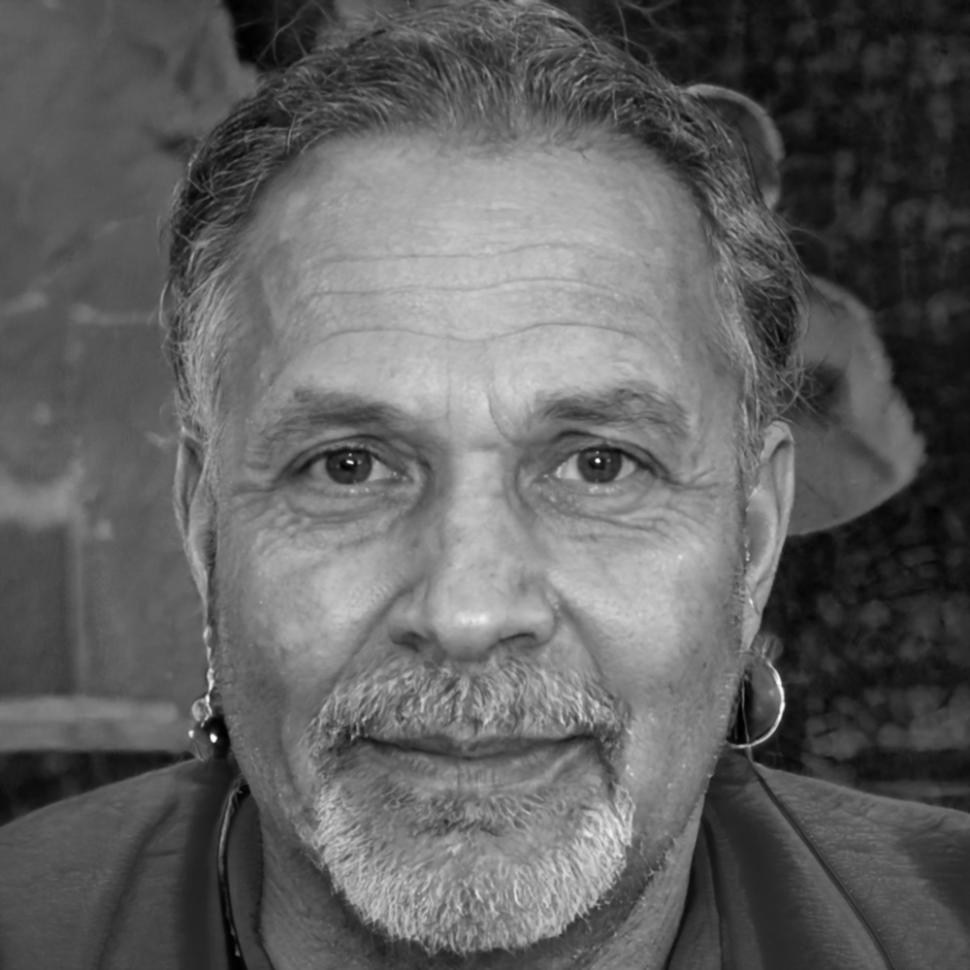 Retrato profesional del instructor especialista en análisis financiero